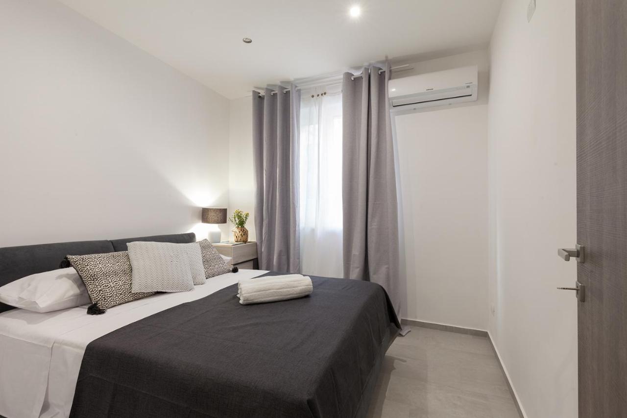 Apartament Holiday House Da Vinci Terrasini Zewnętrze zdjęcie